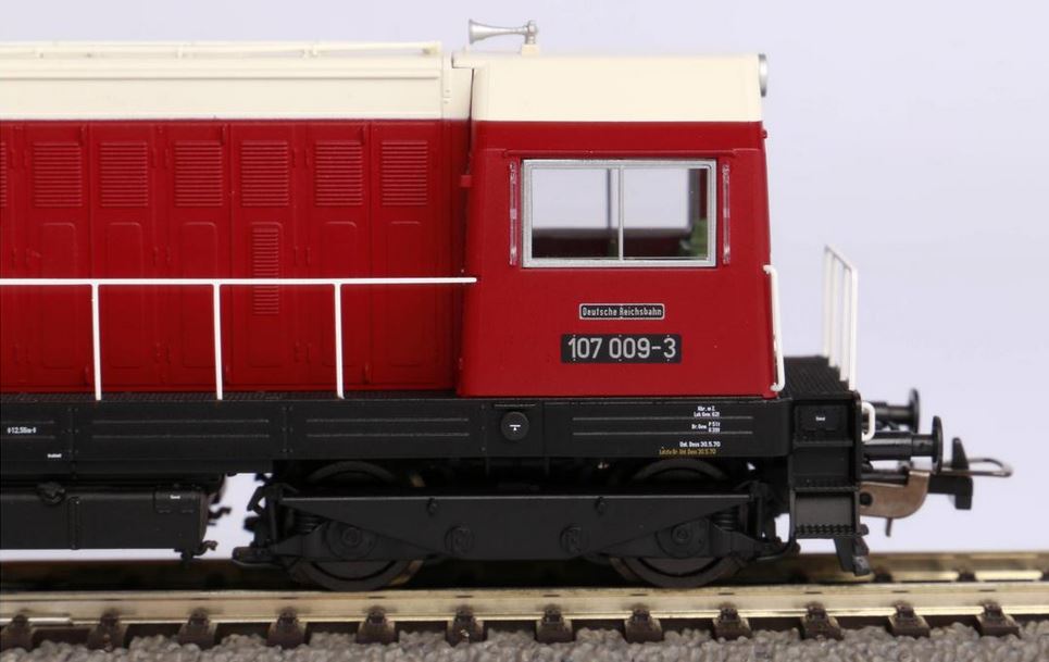 Locomotiva Diesel Gruppo 107 DR Epoca IV, incl. decoder compatibile mfx Scala H0 DS Modellismo Locomotiva Diesel Gruppo 107 DR scala H0