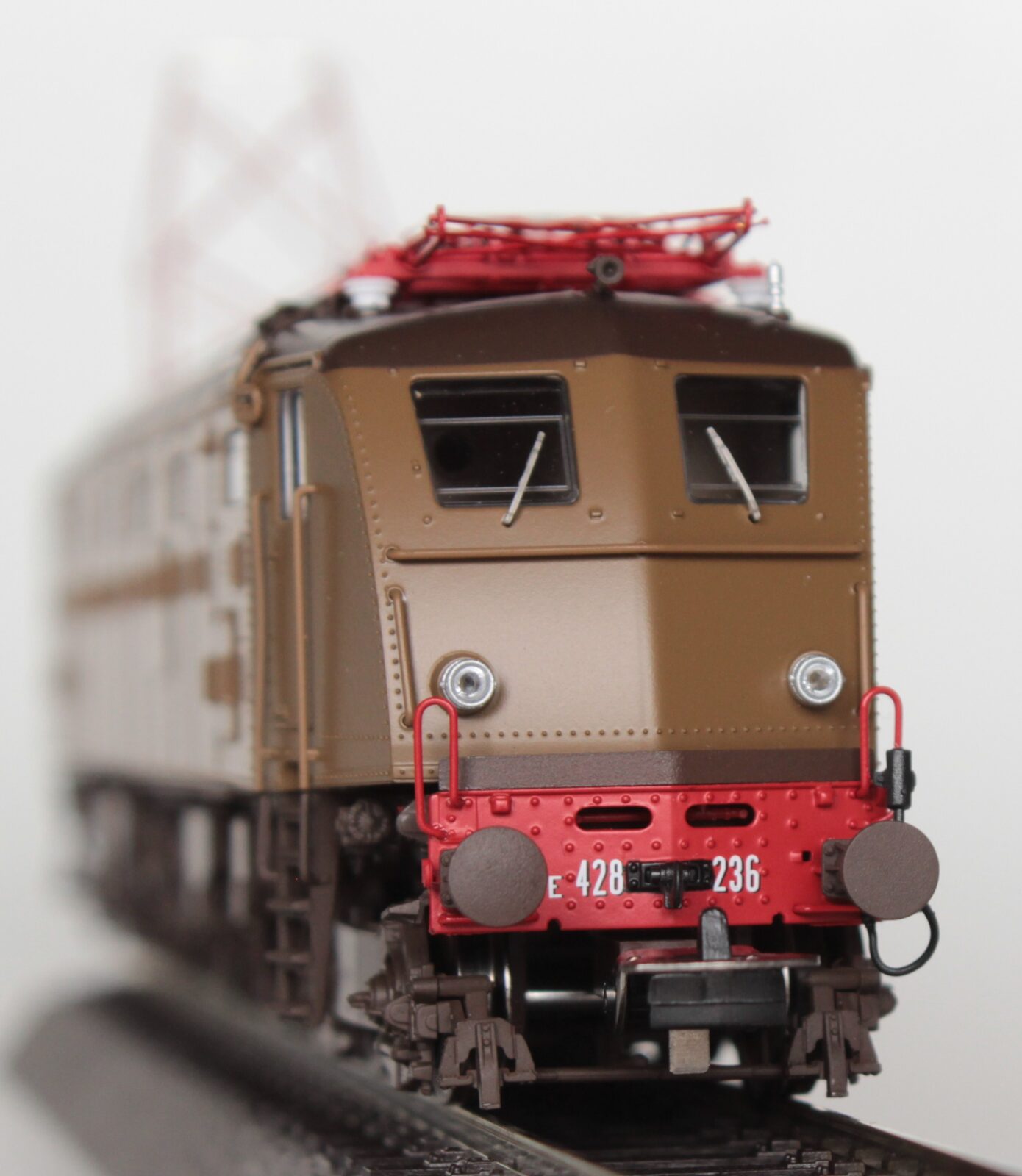 Locomotiva Elettrica E.428.236 FS di Terza Serie Aerodinamica Epoca IV (Esclusiva eMMemodels) Scala H0 DS Modellismo Locomotiva Elettrica E.428.236 FS scala H0