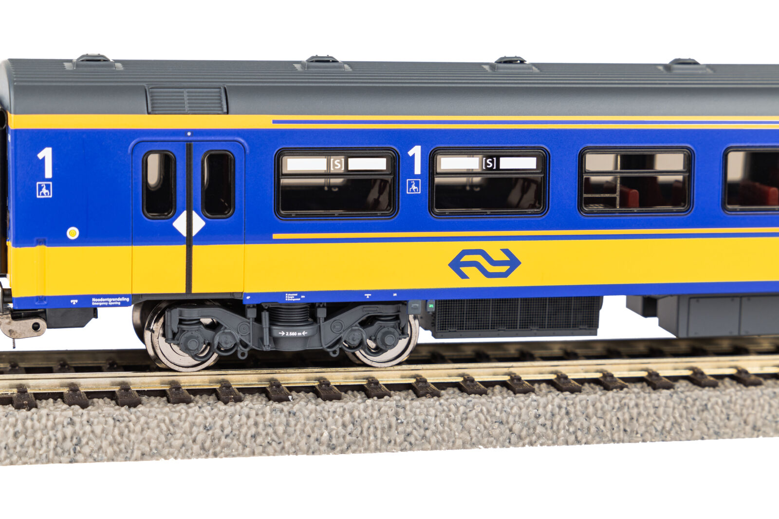 Carrozza Passeggeri ICR 1^ Classe NS VI Scala H0 DS Modellismo Carrozza Passeggeri ICR 1^ Classe scala H0 - vista 2