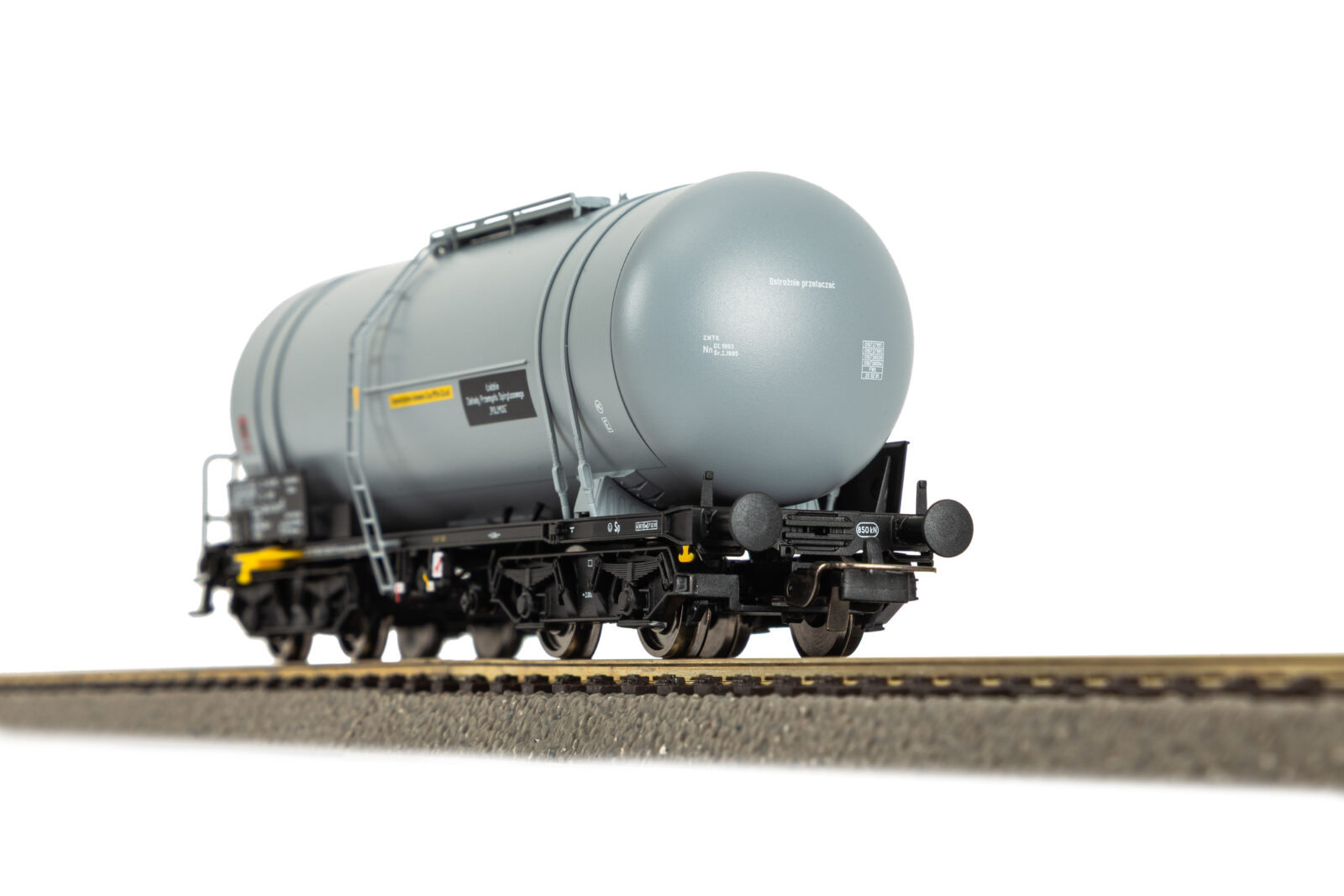 Carro cisterna a 4 assi 406Rb PKP Epoca V Scala H0 DS Modellismo Carro cisterna a 4 assi 406Rb PKP scala H0