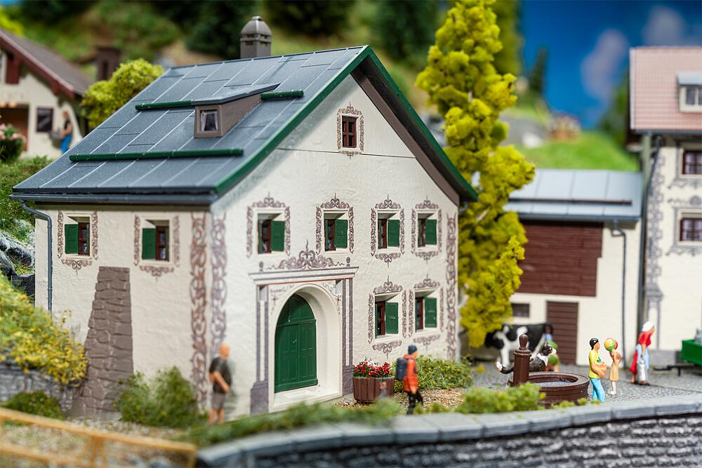 Guarda Casa nei Grigioni Scala H0 DS Modellismo Guarda Casa nei Grigioni scala H0 Faller