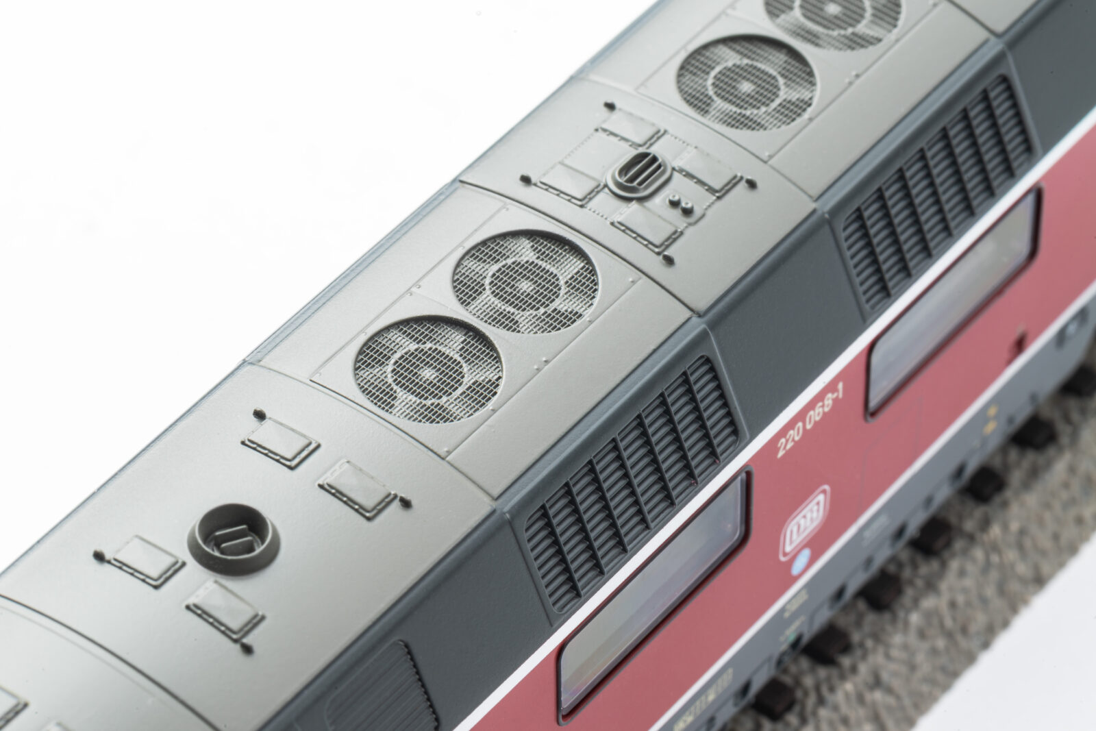 Locomotiva Diesel BR 220 DB Epoca IV Scala H0 DS Modellismo Locomotiva Diesel BR 220 DB Epoca scala H0