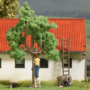 Casa sull'albero in costruzione scala H0