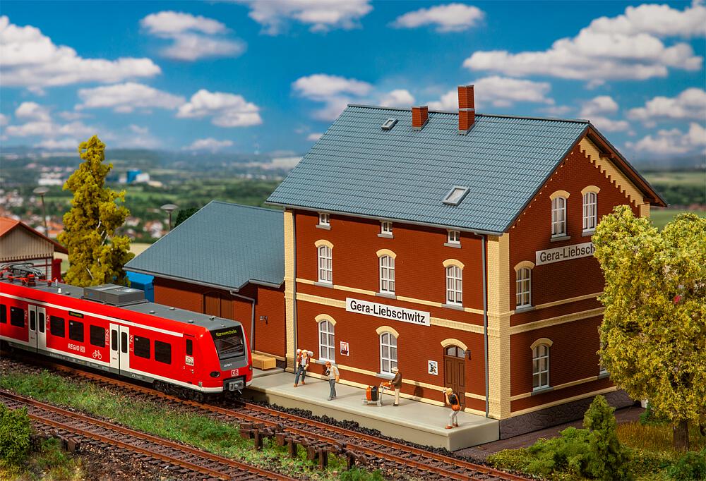 Stazione Ferroviaria di Gera-Liebschwitz Scala H0 DS Modellismo Stazione Ferroviaria scala H0