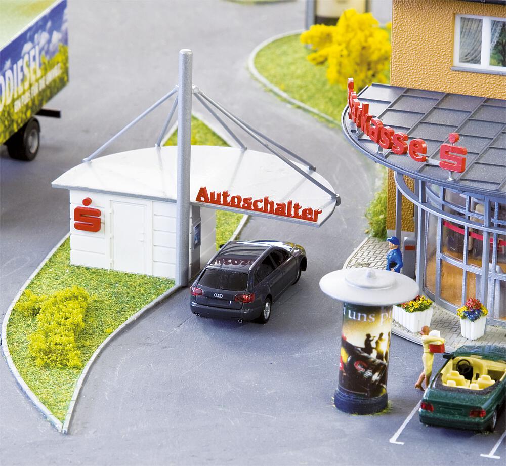 Banca con sportello drive-in Scala H0 DS Modellismo Banca sportello drive-in scala H0 Faller