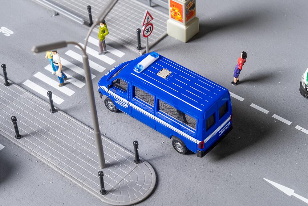 Car System Digital MB Sprinter THW (HERPA) Scala H0 DS Modellismo Car System Digital MB Sprinter THW scala H0