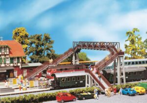 Ponte pedonale scala H0 Faller