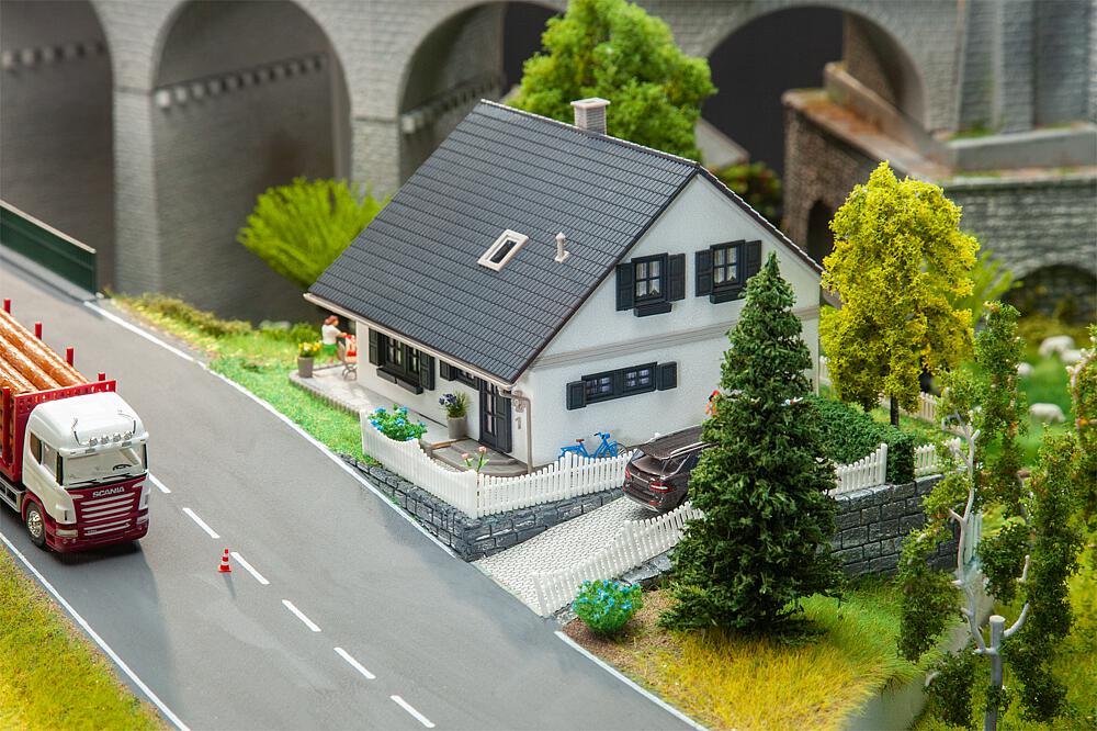 Casa indipendente ristrutturata Scala H0 DS Modellismo Casa indipendente ristrutturata scala H0
