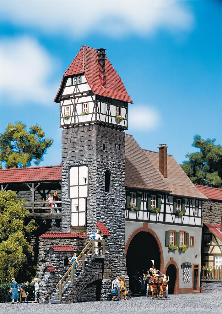Casa-torre della città vecchia Scala H0 DS Modellismo Casa-torre della città vecchia scala H0