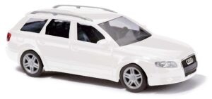 Kit: Audi A4 Avant 2004 scala H0 Busch
