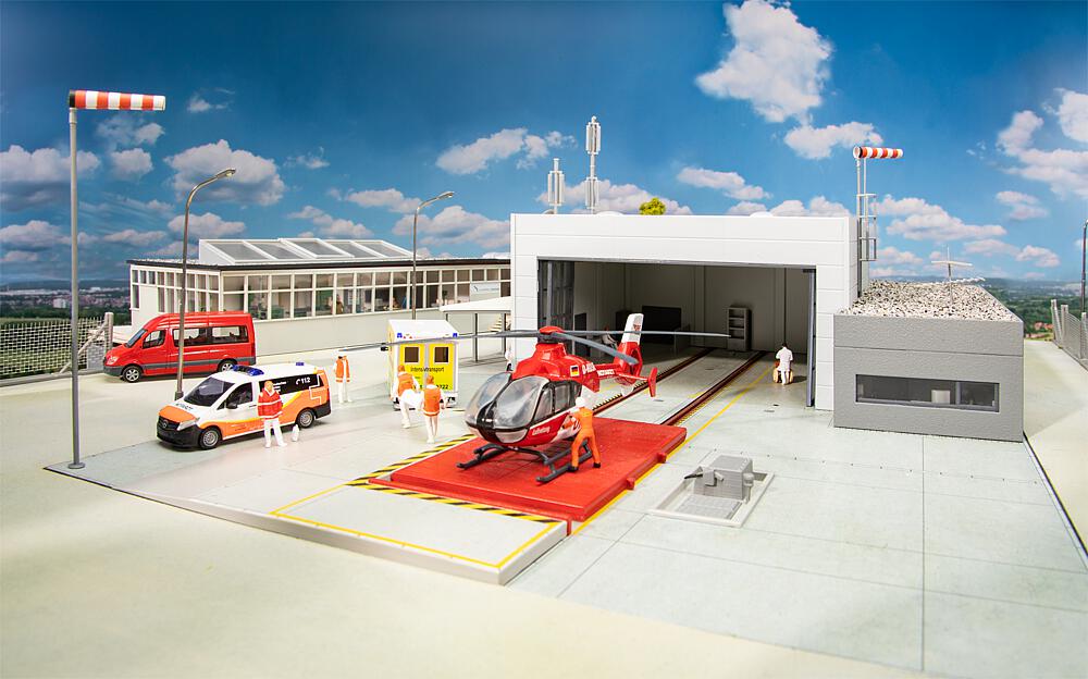 Centro di soccorso aereo Scala H0 DS Modellismo Centro di soccorso aereo scala H0 Faller
