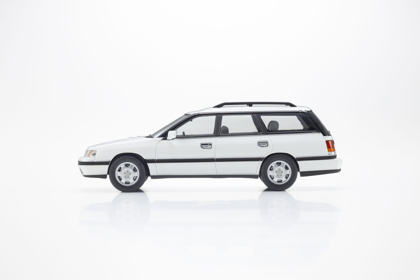 Subaru Legacy Touring Wagon GT DS Modellismo Subaru Legacy Touring Wagon GT scala 1:43