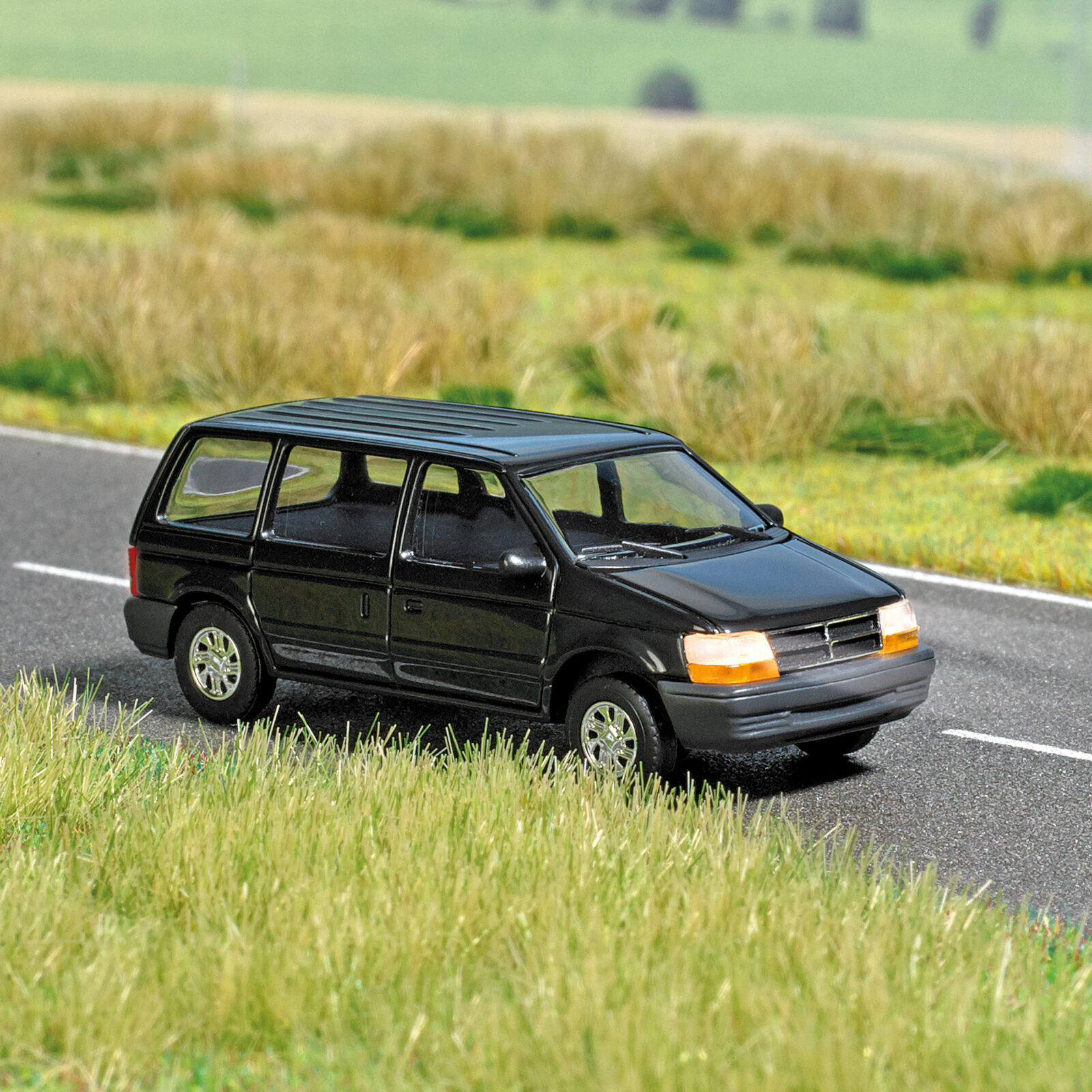 Chrysler Voyager Scala H0 DS Modellismo Chrysler Voyager scala H0 Busch