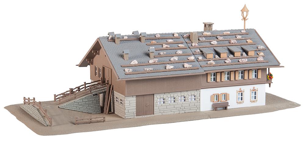 Grande fattoria alpina con fienile Scala N DS Modellismo Grande fattoria alpina fienile scala N