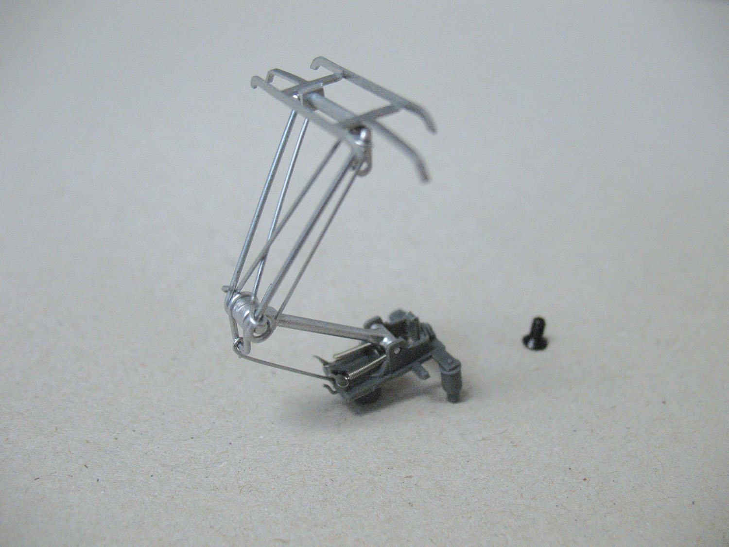 Pantografo color argento per locomotore Rh1216 1 pezzi Scala H0 DS Modellismo Pantografo color argento scala H0
