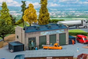 Officina meccanica per autocarri scala H0