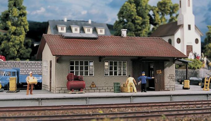Deposito merci di “Burgstein” Scala H0 DS Modellismo Deposito merci di “Burgstein” scala H0 Piko