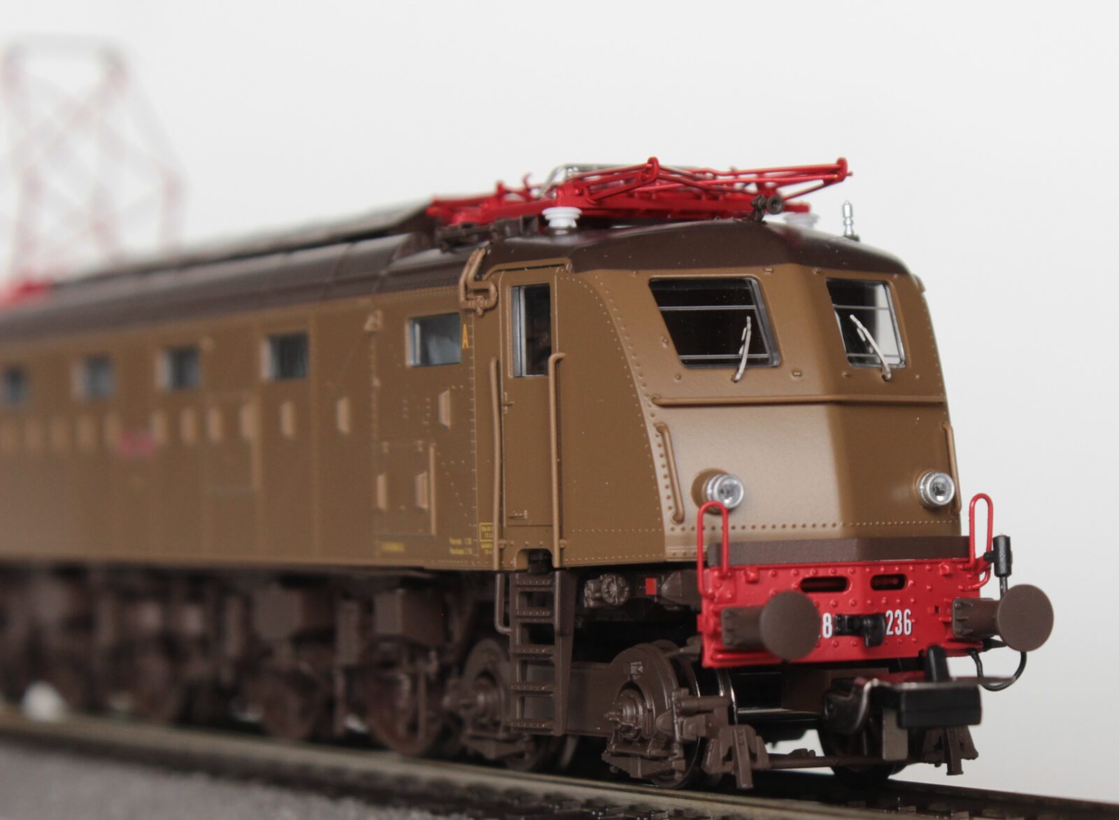 Locomotiva Elettrica / Sound E.428.236 FS di Terza Serie Aerodinamica Epoca IV (Esclusiva eMMemodels) Scala H0 DS Modellismo Locomotiva Elettrica / Sound scala H0
