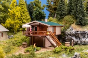 Casa Vacanze scala H0 Faller