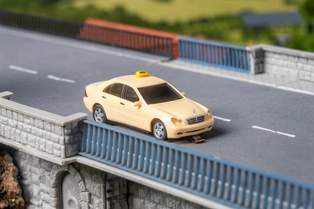 MB Classe C Taxi (HERPA) Scala H0 DS Modellismo MB Classe C Taxi (HERPA) scala H0 Faller