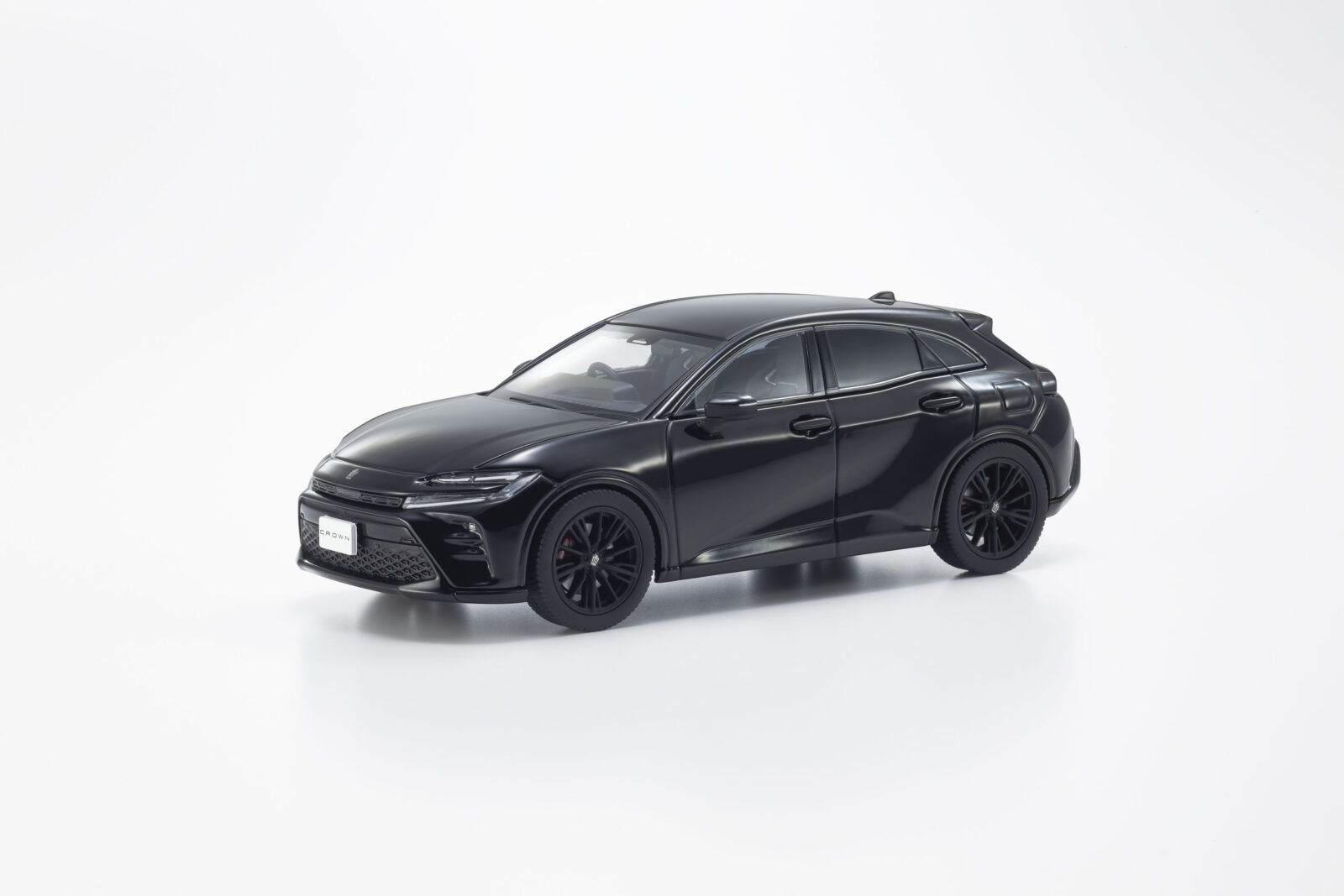 Toyota Crown Sport RS DS Modellismo Toyota Crown Sport RS scala 1:43 Kyosho
