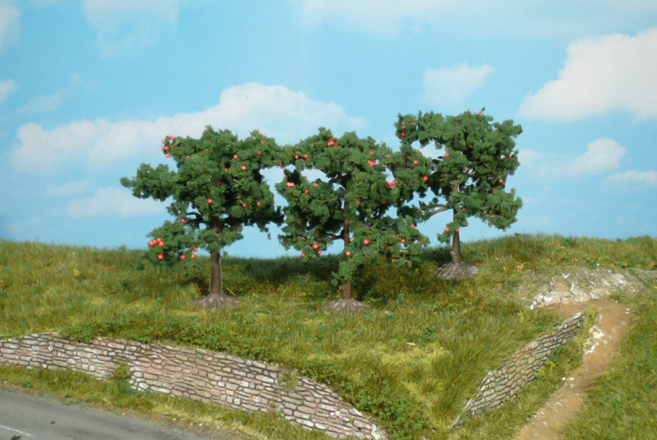 3 alberi di mele 8 cm DS Modellismo 3 alberi di mele Heki