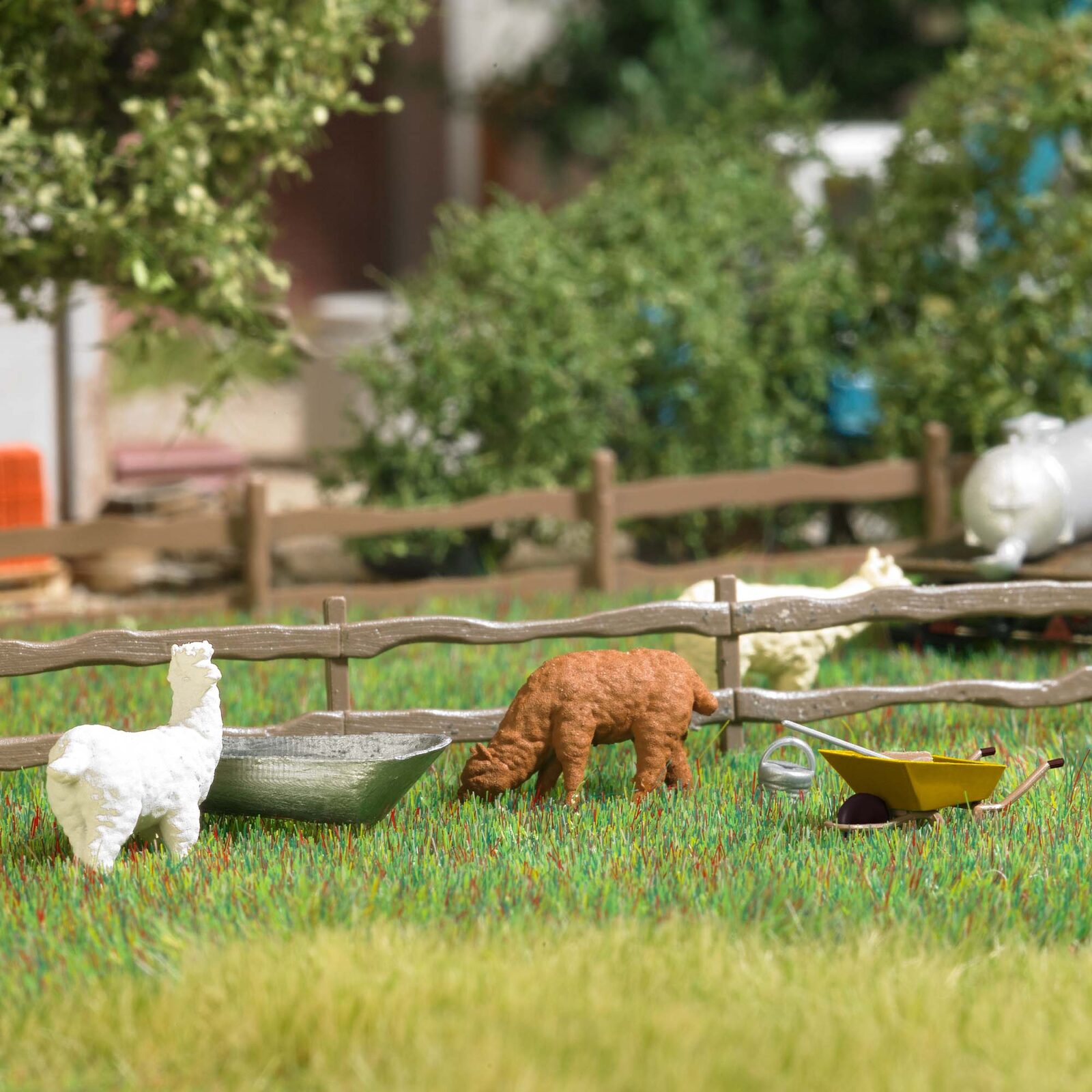 Set d'azione: Alpaca con abbeveratoio Scala H0 DS Modellismo Set d'azione: Alpaca abbeveratoio scala H0