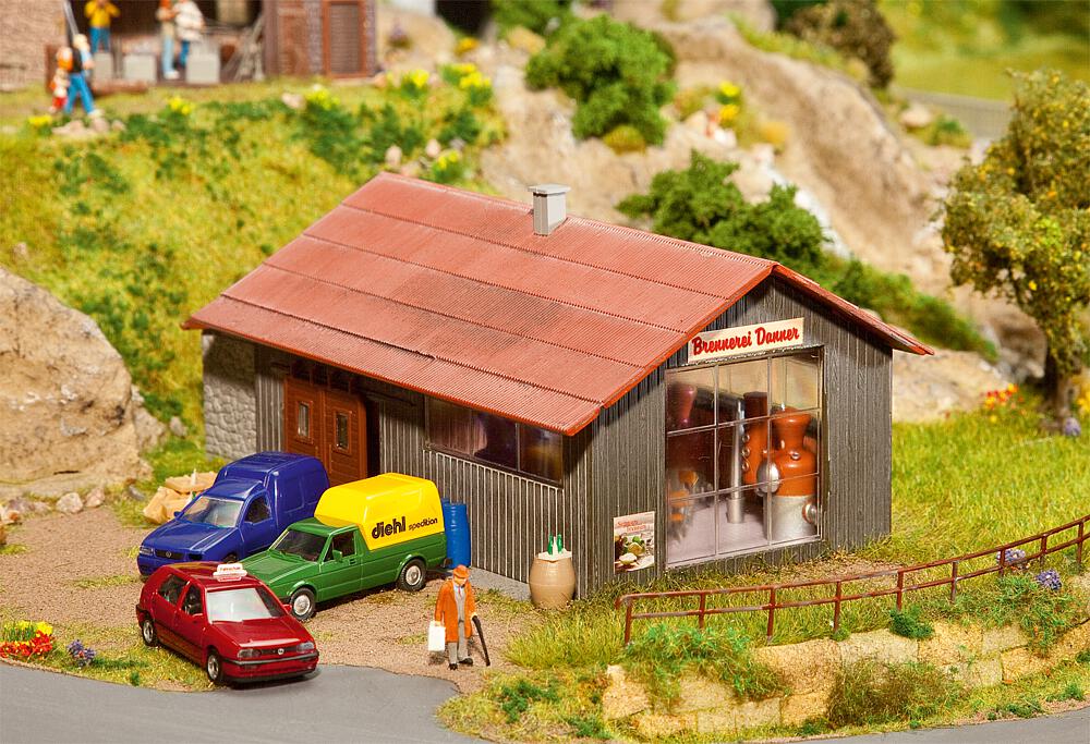 Distilleria con accessori Scala H0 DS Modellismo Distilleria accessori scala H0 Faller