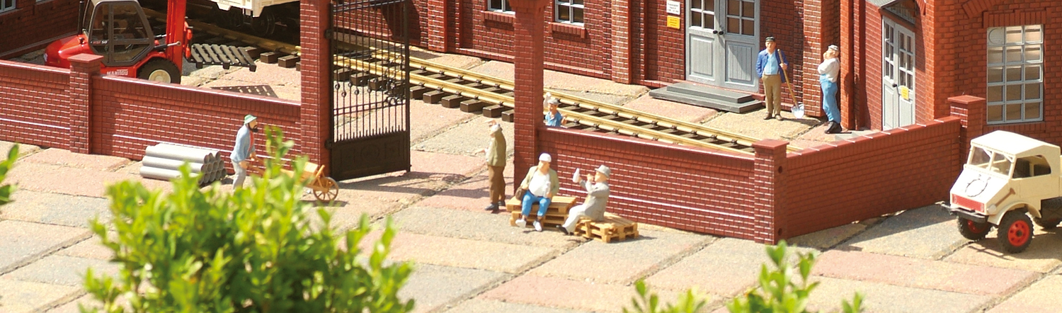 Muro della Fabbrica in mattoni Scala G DS Modellismo Muro della Fabbrica in mattoni scala G Piko