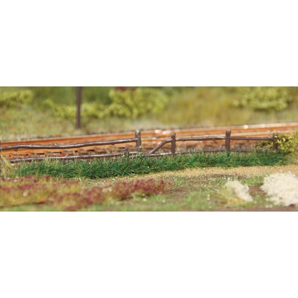 10 strisce di erba verde scuro, lunghe 100 mm, alte 5-6 mm DS Modellismo 10 strisce di erba verde scuro, lunghe 100 mm, alte 5-6 mm