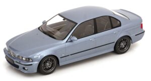 BMW M5 E39 Silverstone Blue scala 1/18