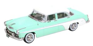 Desoto Fireflite Sedan Light scala 1/18
